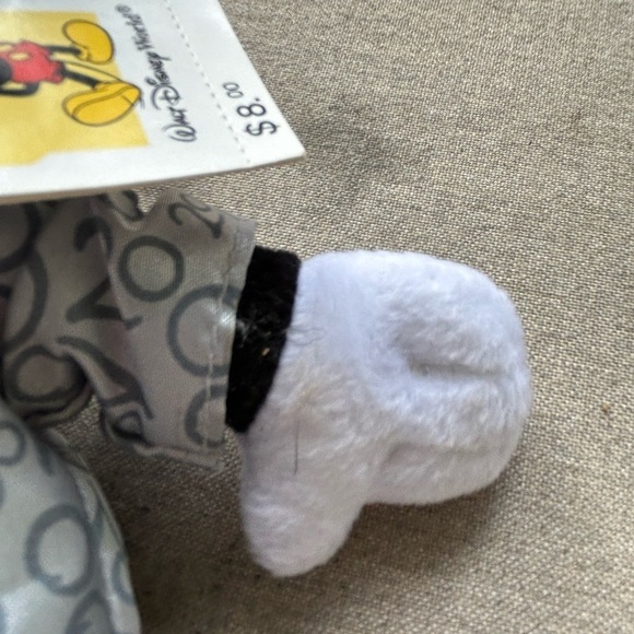 Vintage Deadstock Minnie Mouse 2000 Grad Nite plush, cap, gown, diploma - Picture 2 of 10